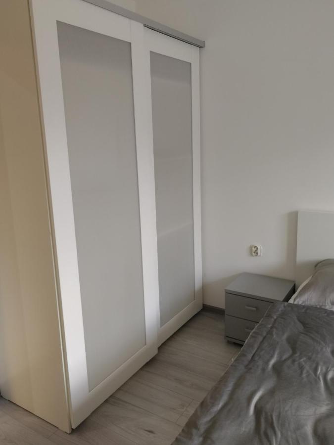 Apartman "K Vystavisku" Apartment เตร็นชีน ภายนอก รูปภาพ