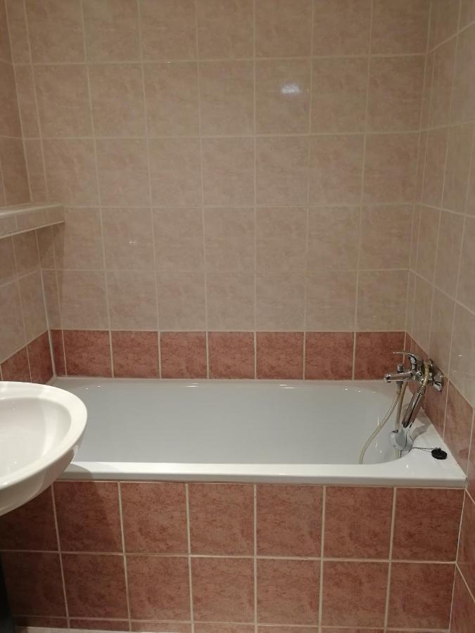 Apartman "K Vystavisku" Apartment เตร็นชีน ภายนอก รูปภาพ